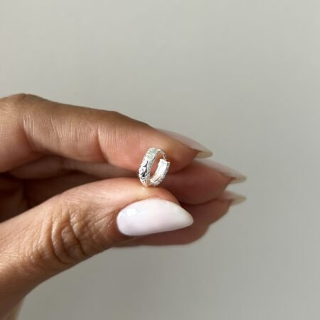 Mini arito labrado plata 925