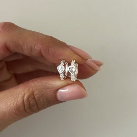Aros huggies corazon cubic plata 925