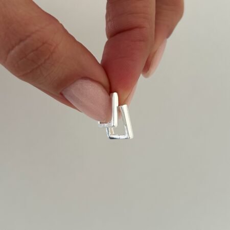 Aros huggies cuadrados plata 925