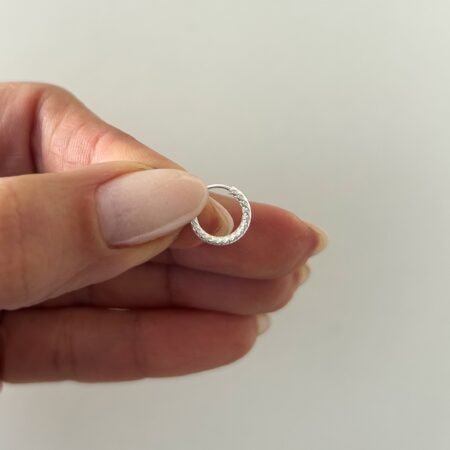 Mini arito texturado plata 925