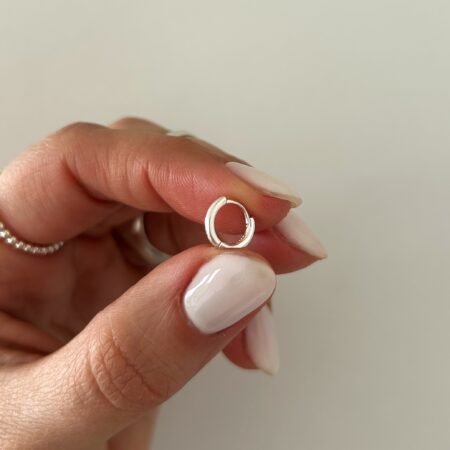 Mini arito huggie basico 10 mm plata 925